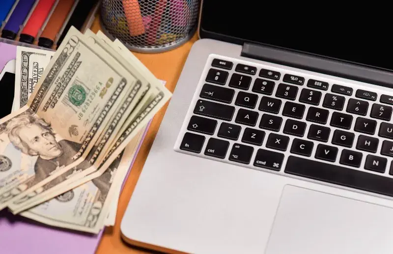 From Side Project to Paying Clients in 2026: How Developers Turn Projects into Income in AI era